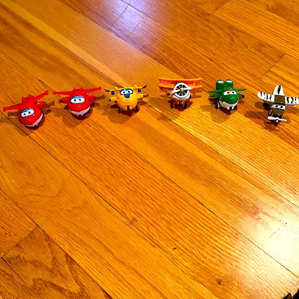 Super Wings 7 Piece Toy Set - Planes Transform